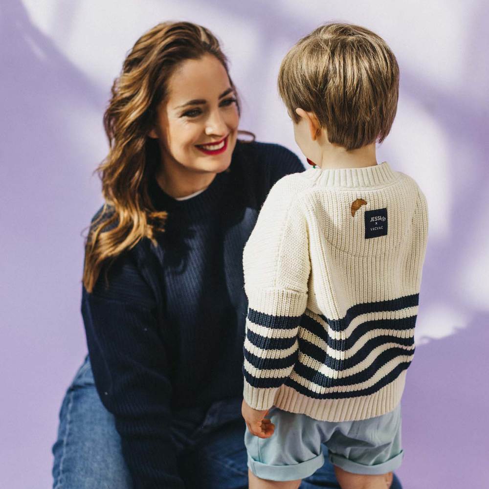  - Just navy w. croissants