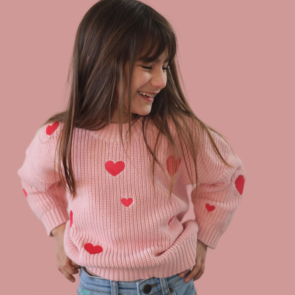 BELLE knit w. embroidered hearts